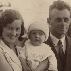 Witold Pilecki with wife Maria i son Andrzej, Ostrów Mazowiecka, 1933 r., via Poland's Institute of National Remembrance